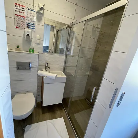 Goscinne Nad Roznowskim Affittacamere